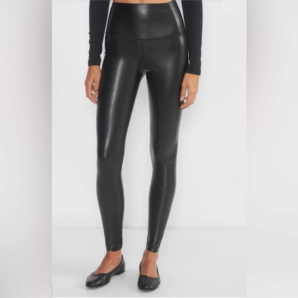 Wilfred Free Daria Pant. High-Waisted Black UnReal Leather leggings. Size L
